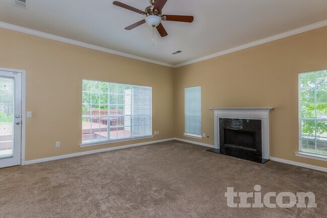 Foto del edificio - 1471 Oakdale Rd