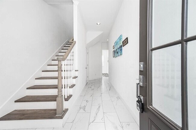 Foto del edificio - 2103 Naomi St