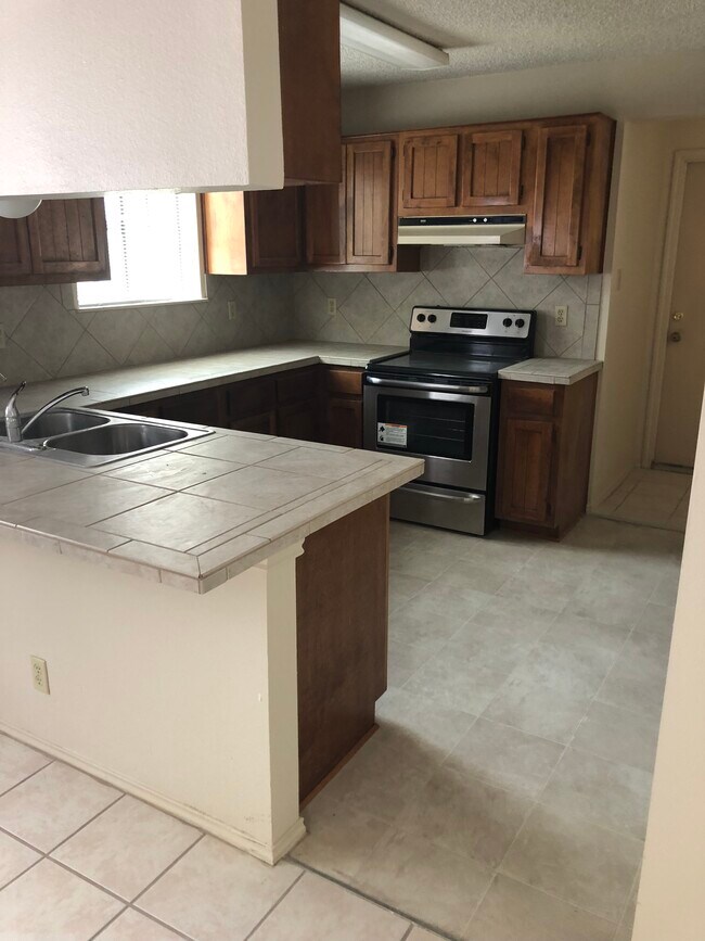 Cocina - 7623 UTSA Boulevard