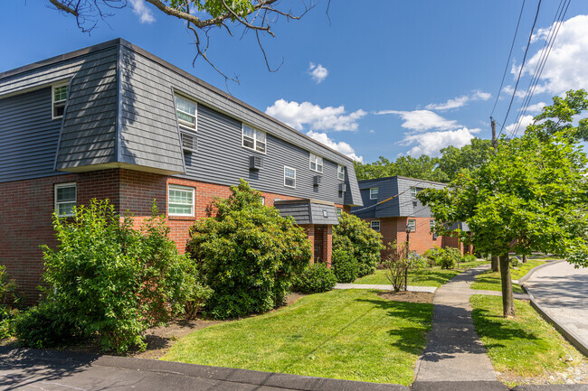 Building Photo - Green Hill Park Apartments Worcester