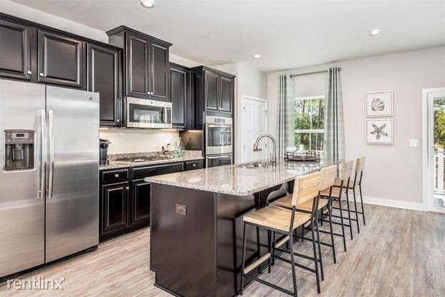 Foto del edificio - 3 br, 2.5 bath Townhome - 213 Tamworth Creek