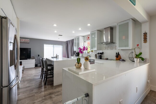 Building Photo - 6758 Alden Ridge Dr