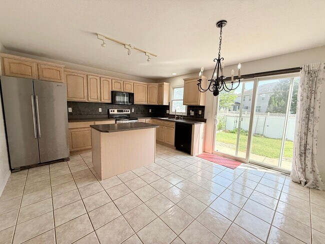 Foto del edificio - Photos Coming Soon – 3 Bedroom, 3.5 Bathro...