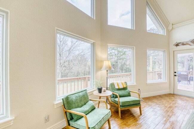 Building Photo - 13810 AR-16 Scenic