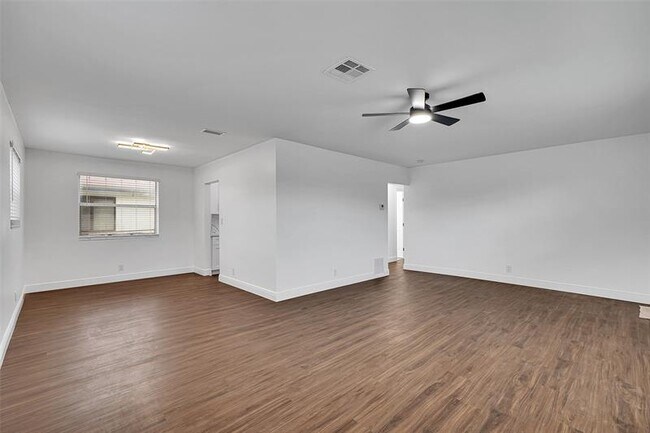 Foto del edificio - 420 SW 27th Terrace
