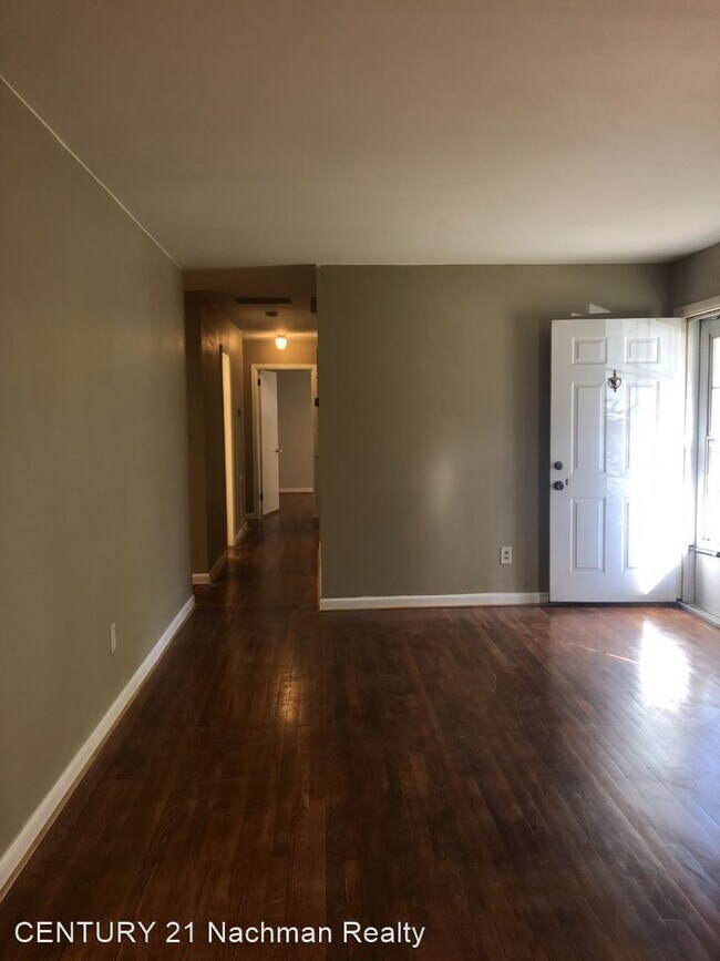 Building Photo - 3 br, 2 bath House - 6013 Chestnut Avenue