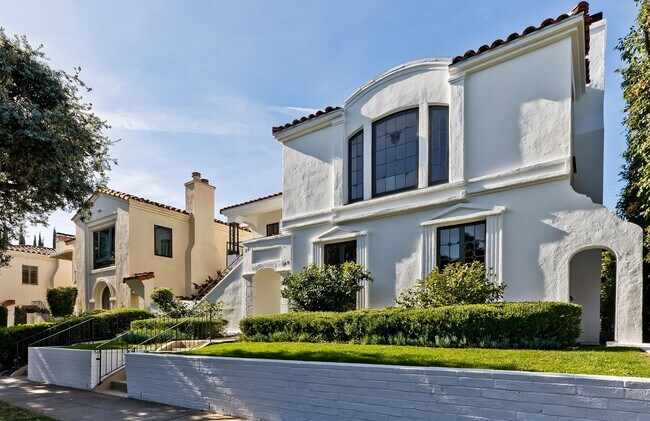 Building Photo - Clarkhill Residences LLC - 145