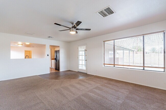Building Photo - Rare Find in Glendale: 4-Bedroom, 3-Bath w...