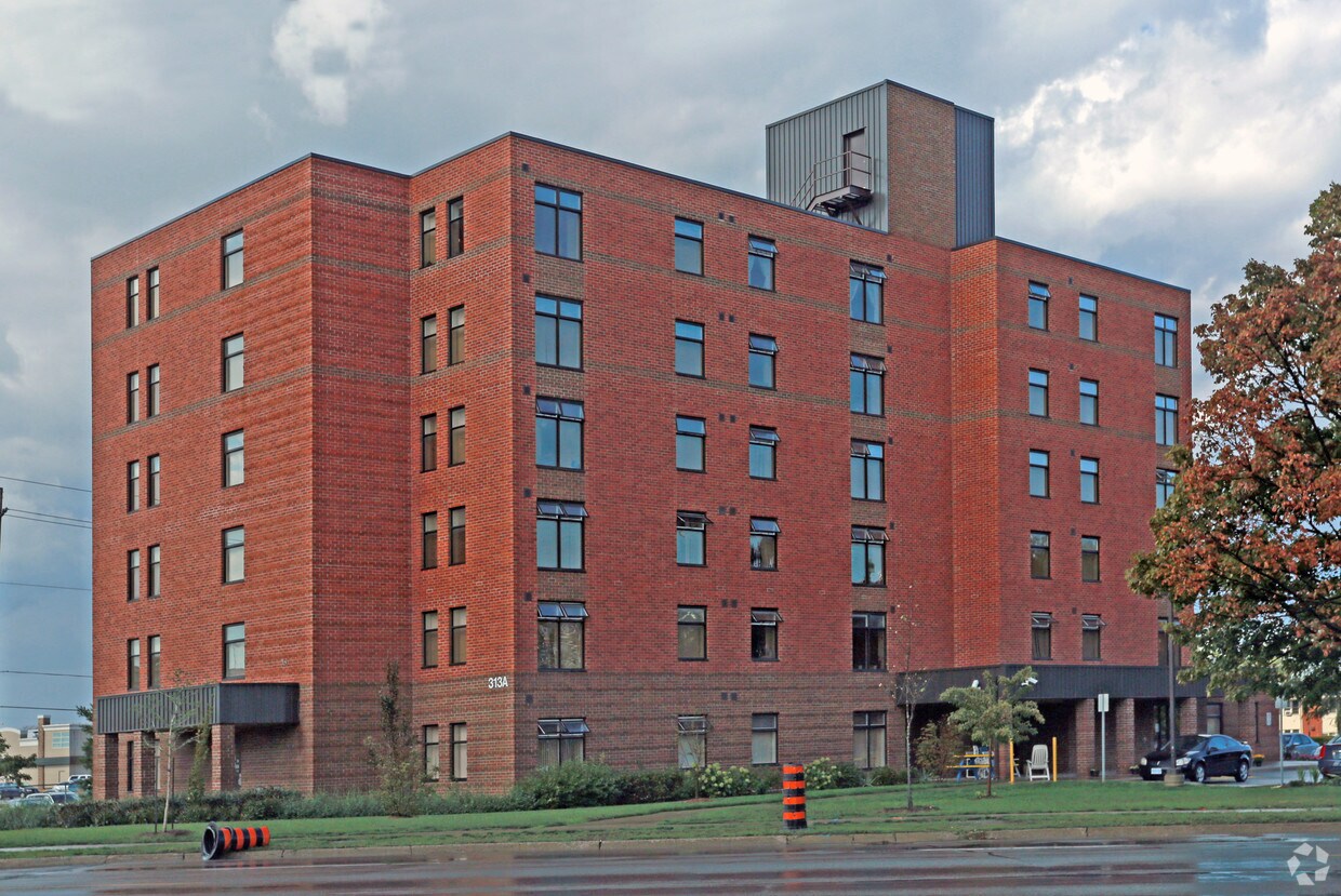 Primary Photo - 313 Geneva St