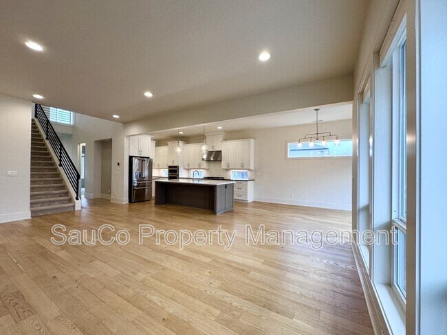 Foto del edificio - 4494 NW Ashbrook Dr