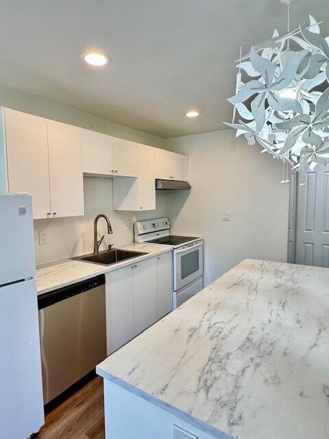 Foto del edificio - 1036 Oak Grove Rd