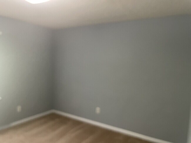 Building Photo - Two Bedroom, 1.5 Bath Townhome-201 Mesa Ln.