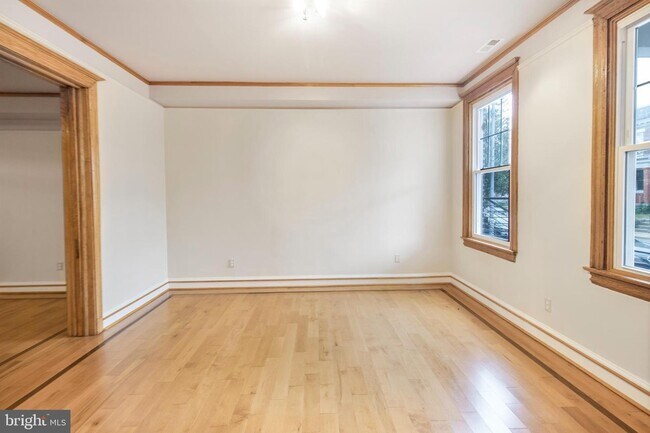 Building Photo - 3225 Warder St NW