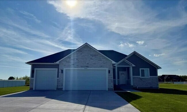 Building Photo - 5622 Glass Mountain Blvd
