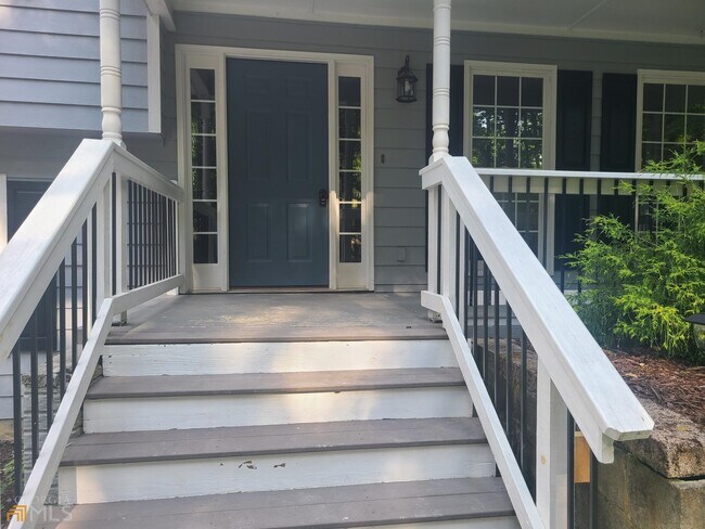 Foto del edificio - 127 Welcome Wood Dr