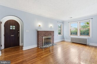 Building Photo - 812 S Glebe Rd