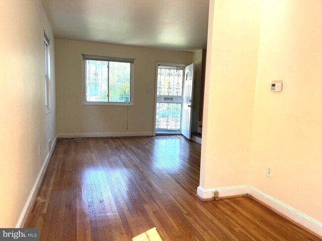 Foto del edificio - 720 Burns St SE