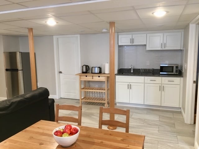 Kitchenette - 409 Trapelo Rd