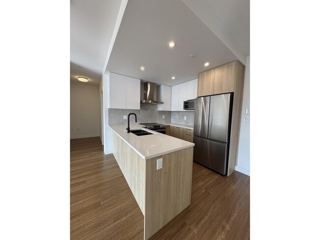 Photo du bâtiment - 31940-31940 Raven Ave