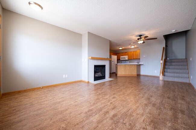 Building Photo - 102 Horizon Dr
