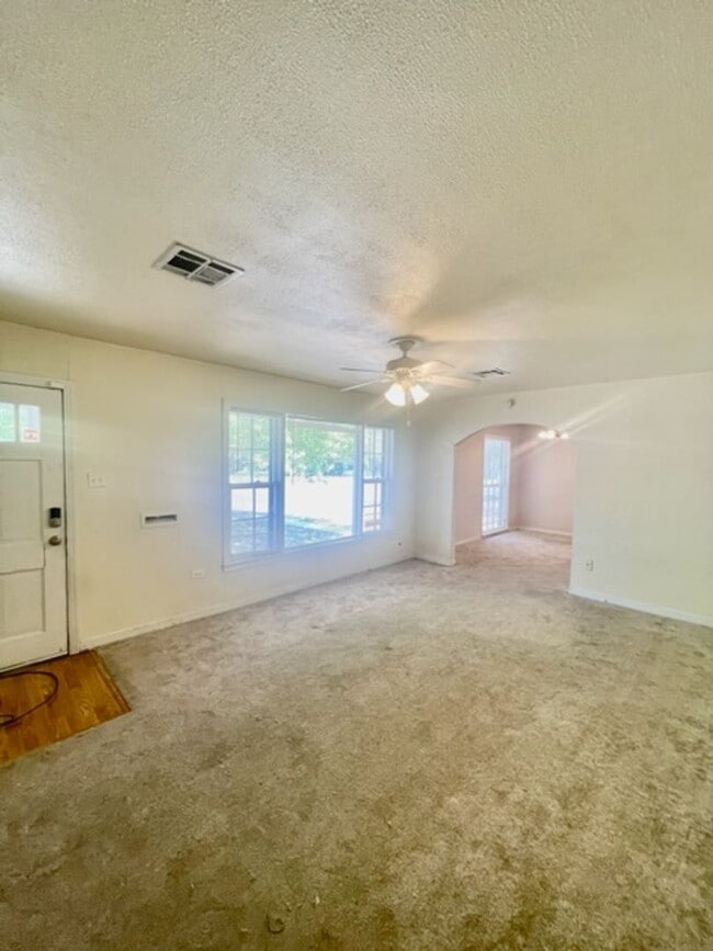 Building Photo - 3716 Parkwood St