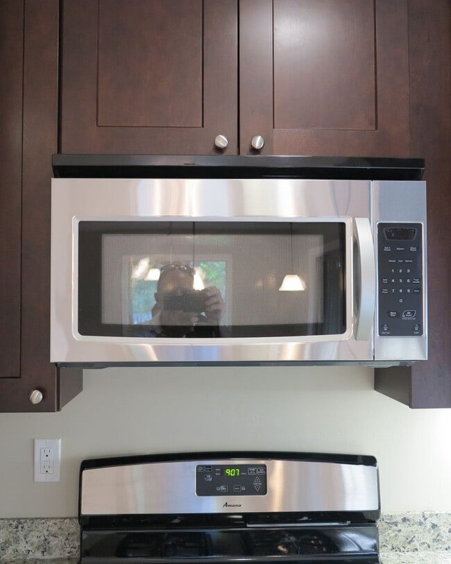 Foto del edificio - Charming 3 Bedroom & 2.5 Bathroom Available in Atascadero!