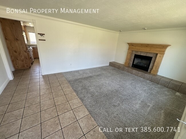 Photo - 2291 Longmeadow Dr House