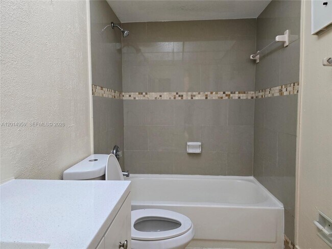 Foto del edificio - 11477 NW 39th Ct
