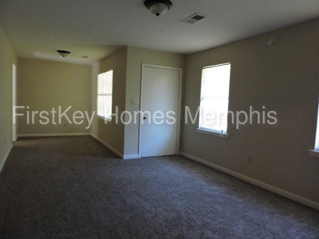 Foto del edificio - 3932 Callahan Dr