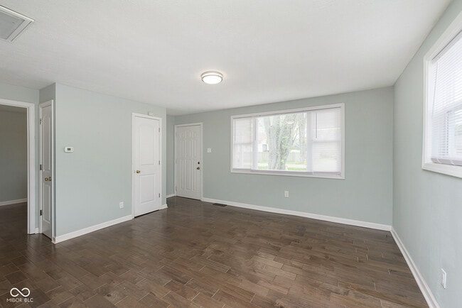 Foto del edificio - 10639 Broadway Ave