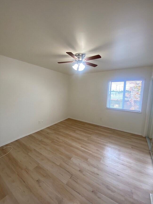 262 E Allenhurst St, Los Angeles, CA 90061 Townhome Rentals in Los