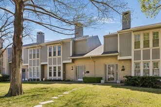 Building Photo - 7616 Woodthrush Dr