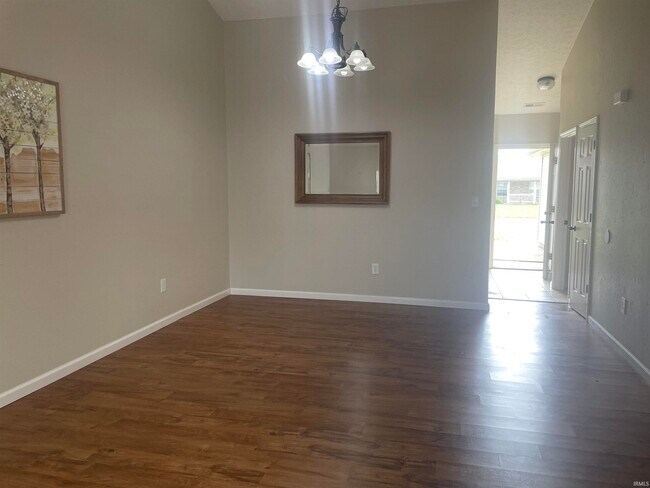 Building Photo - 2018 Bridgewater Cir