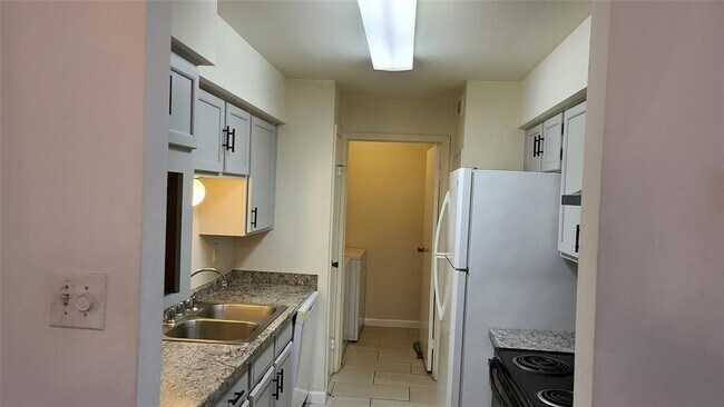 Foto del edificio - 8787 Brae Acres Rd