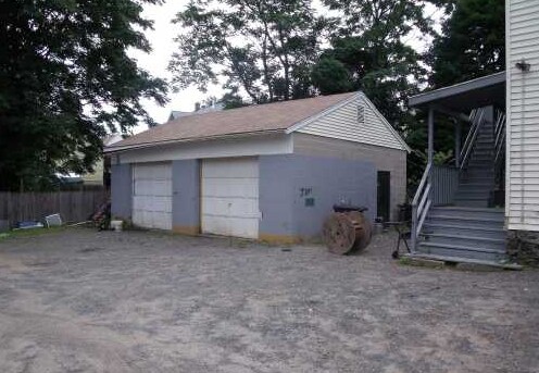 Building Photo - 521-523 Stanley St