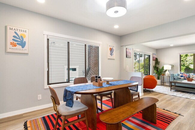 Foto del edificio - 4042 1st Ave NE