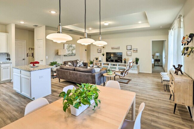 Foto del edificio - 1129 Bluespire Dr