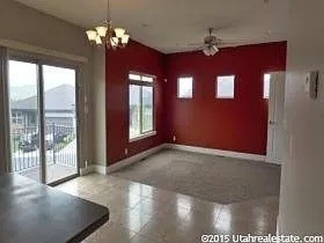 Foto del edificio - Lehi 3 Bedroom Town Home Pets OK