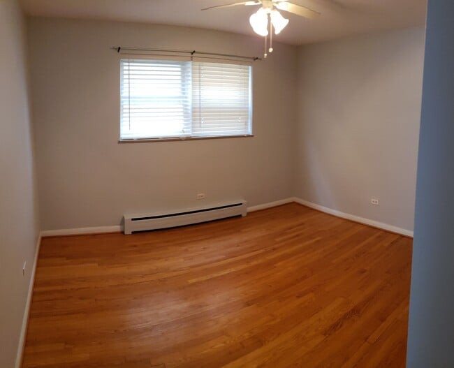 Building Photo - 5529 N Mango Ave