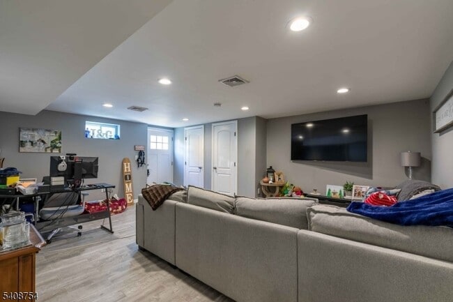 Photo - 126 Riverside Ave Apartment