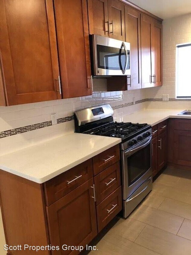 Foto principal - 1515 S Beverly Glen Blvd