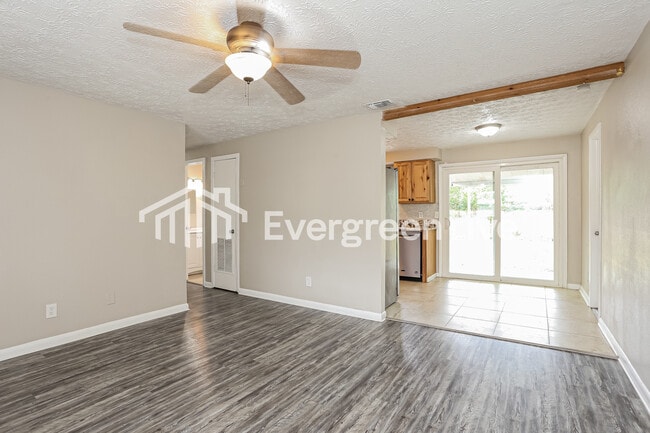 Building Photo - 327 Bonnlyn Dr