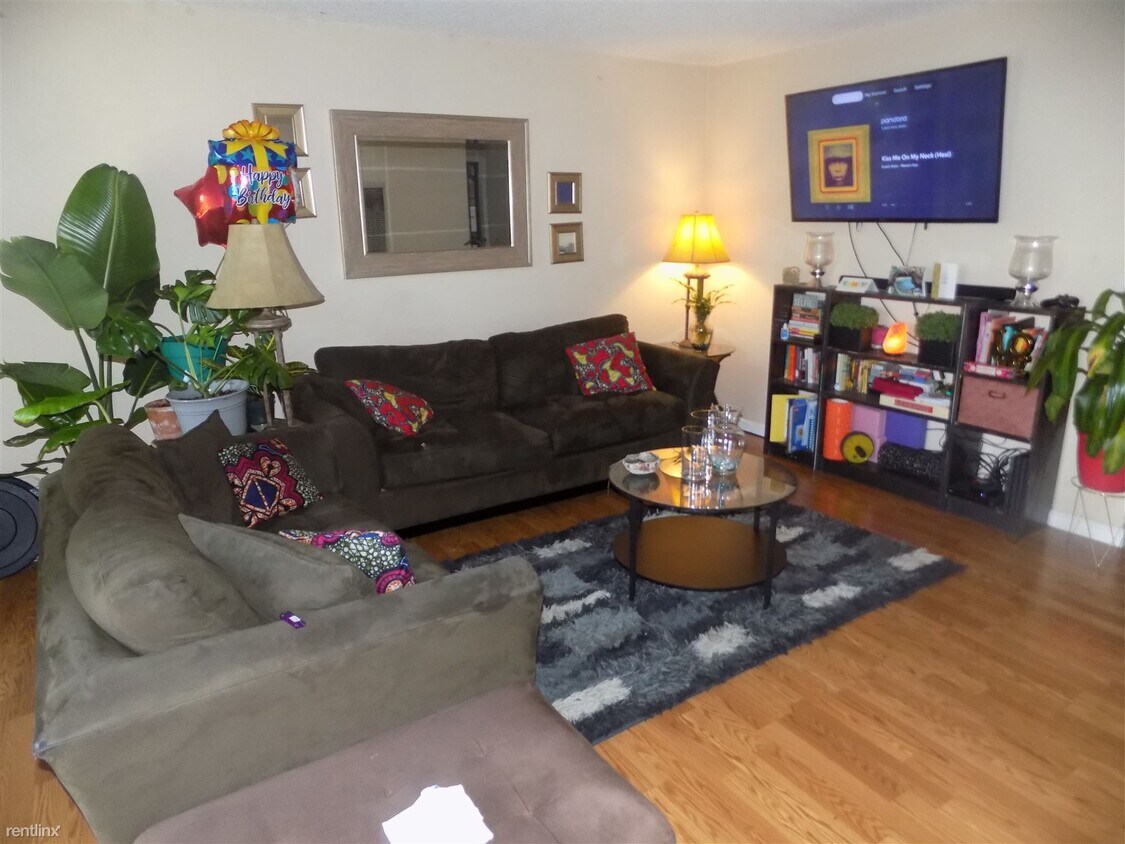 Primary Photo - 5300 Ridgeview Cir