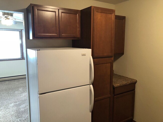 Building Photo - 2 Bed off 41st and West