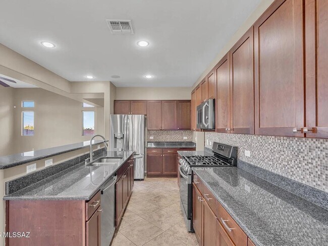 Foto del edificio - 12156 N Quail Feather Blvd