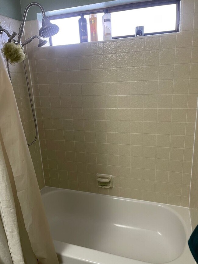 Foto del edificio - Beautiful furnished house in Stateline available now!