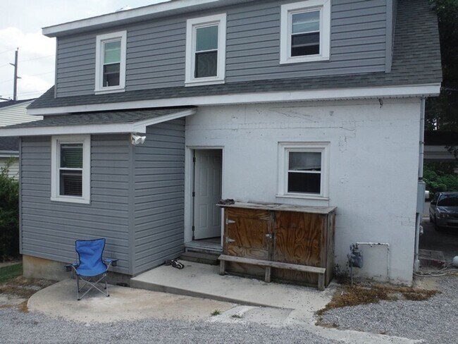 Foto del edificio - Radford, 4 BR / 3 BA, Available July 1st, ...