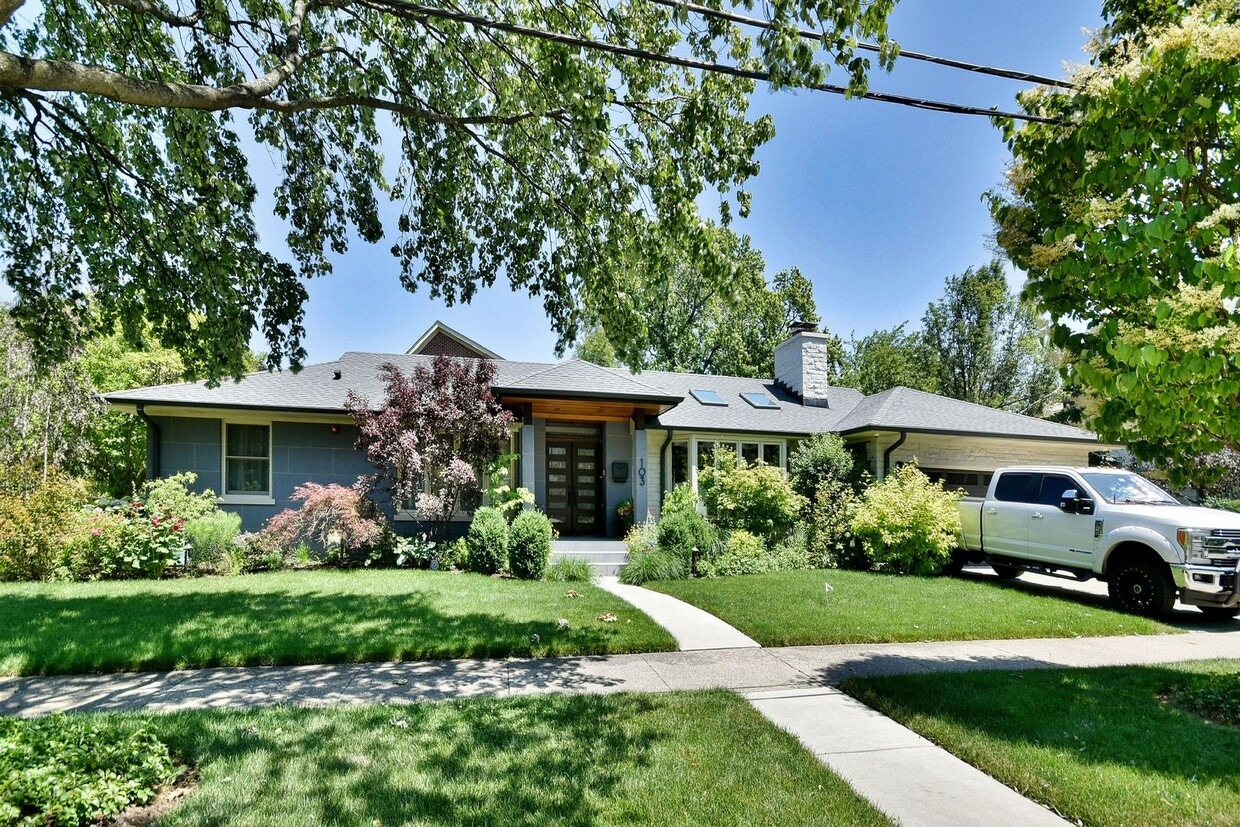 Primary Photo - 103 E Lahon St