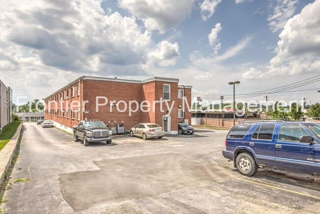 Building Photo - Coming soon! One Bedroom One Bath in Clift...