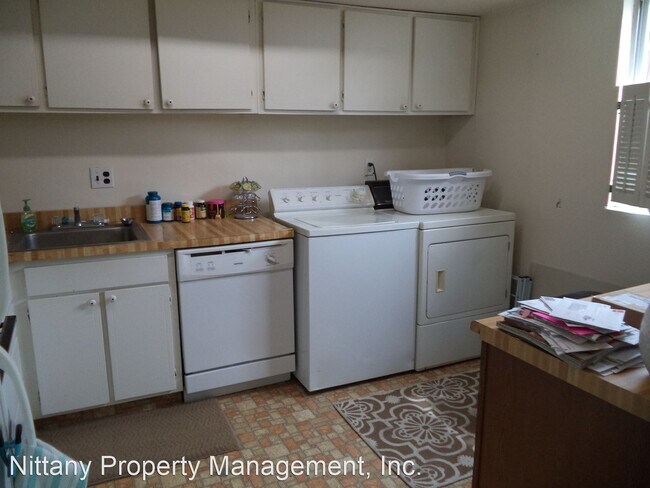 Foto del edificio - 3 br, 2.5 bath House - 1111B W. Aaron Dr.